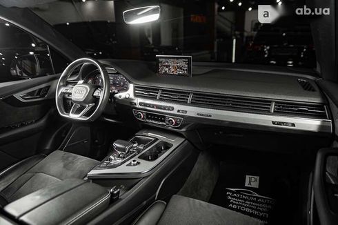 Audi Q7 2018 - фото 30