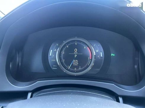 Lexus IS 2018 - фото 26