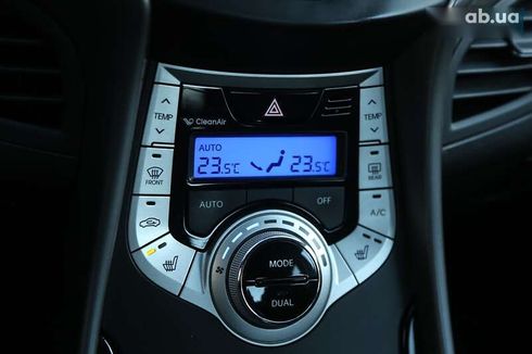 Hyundai Elantra 2012 - фото 17