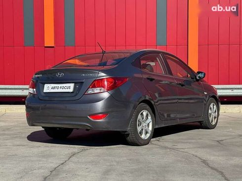 Hyundai Accent 2014 - фото 8