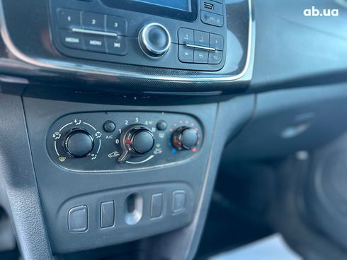 Renault Sandero 2021 белый - фото 32