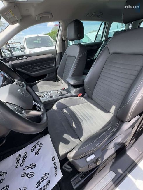 Volkswagen Passat 2021 - фото 26