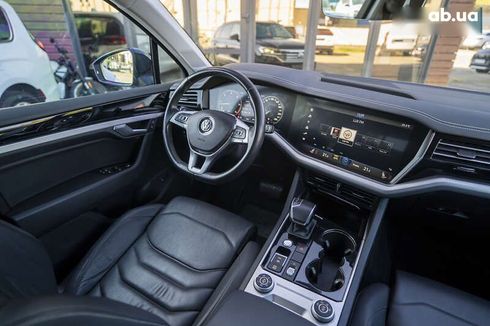 Volkswagen Touareg 2019 - фото 17