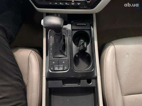 Kia Carnival 2016 - фото 16