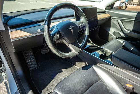 Tesla Model 3 2018 белый - фото 12