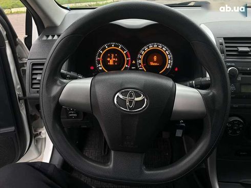 Toyota Corolla 2010 - фото 17