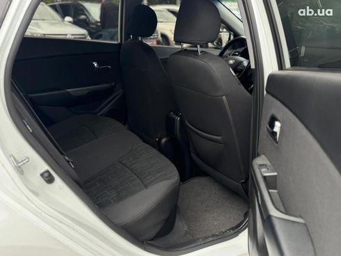 Kia Rio 2013 белый - фото 40