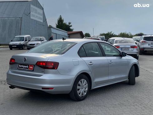 Volkswagen Jetta 2015 серый - фото 7