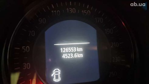 Renault Megane 2019 - фото 12