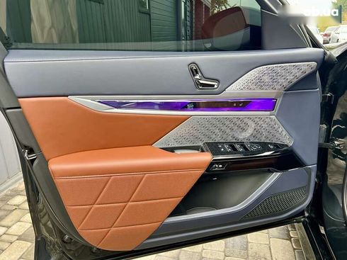 BMW i7 2023 - фото 16