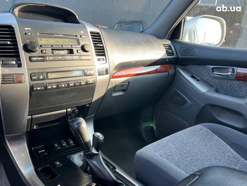 Toyota Land Cruiser Prado 2007 серый - фото 27