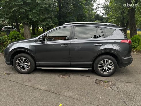 Toyota RAV4 2017 серый - фото 9