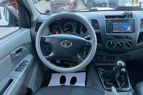 Toyota Hilux 2011 - фото 13