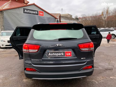 Kia Sorento 2016 серый - фото 23