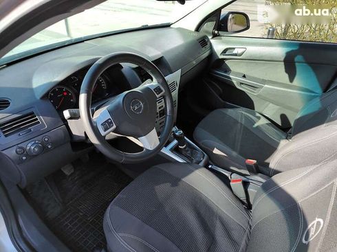 Opel Astra 2010 - фото 23