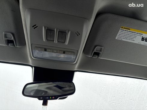 Chevrolet Trax 2016 белый - фото 24