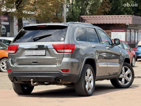 Jeep Grand Cherokee 2011 серый - фото 5