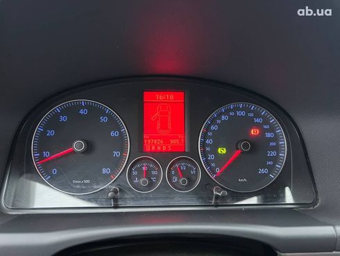 Volkswagen Touran 2009 белый - фото 21