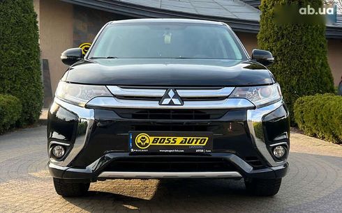 Mitsubishi Outlander 2017 - фото 2