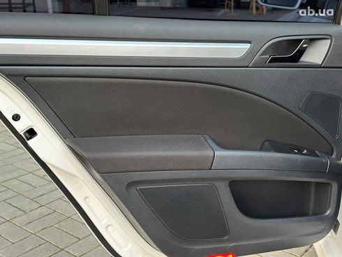 Skoda Superb 2012 белый - фото 25