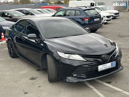 Toyota Camry 2019 - фото 6