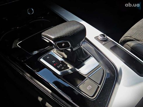 Audi A4 2021 - фото 18