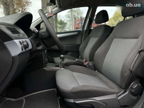 Opel Astra 2006 - фото 28