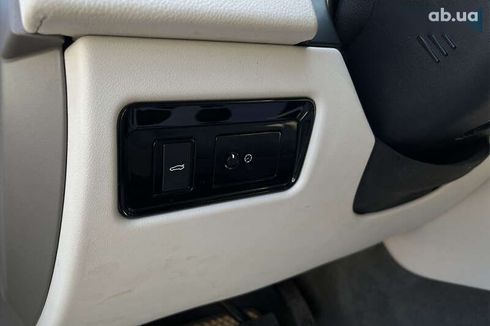Jaguar XF 2016 - фото 20