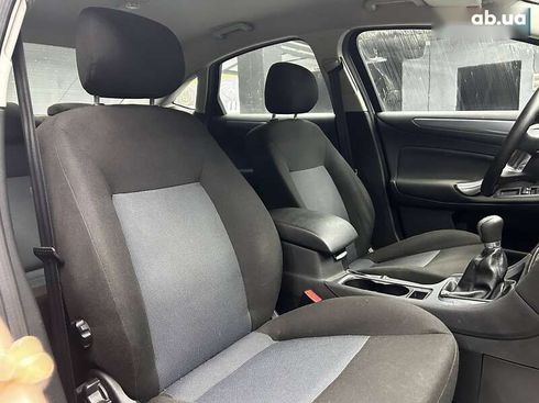 Ford Mondeo 2012 - фото 25