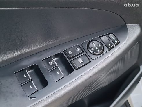 Hyundai Tucson 2017 белый - фото 21