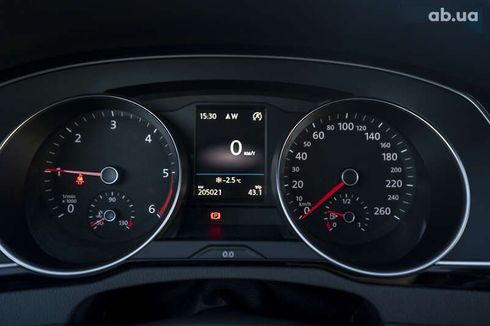 Volkswagen Passat 2018 - фото 26