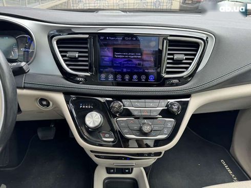 Chrysler Pacifica 2017 - фото 13