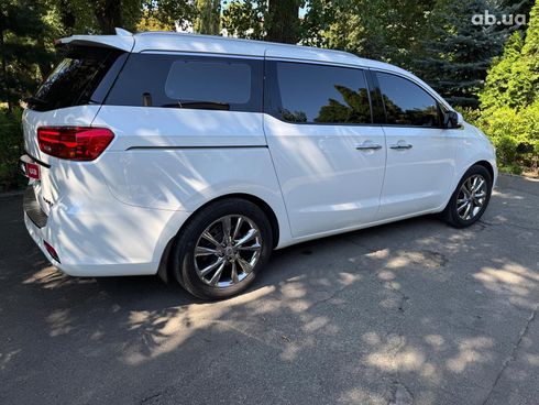 Kia Carnival 2019 белый - фото 7