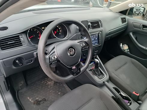 Volkswagen Jetta 2015 белый - фото 15