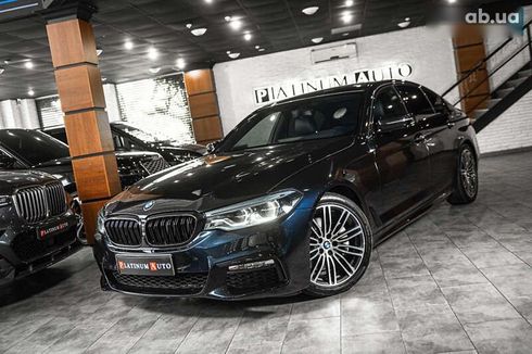 BMW 5 серия 2017 - фото 19