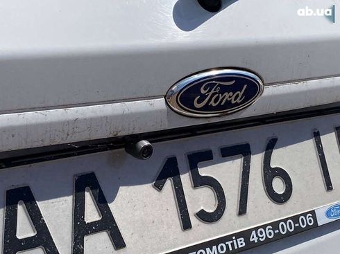 Ford Fiesta 2016 - фото 8