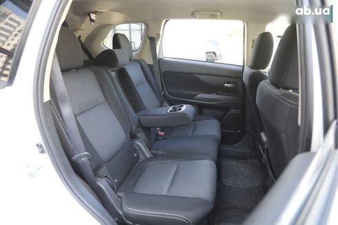 Mitsubishi Outlander 2016 - фото 7