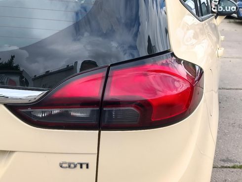 Opel Zafira 2015 бежевый - фото 9