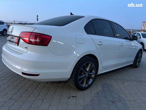 Volkswagen Jetta 2015 белый - фото 15