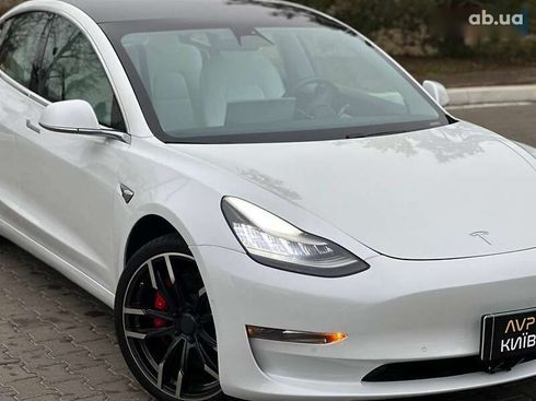 Tesla Model 3 2019 - фото 9