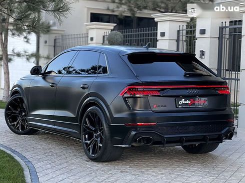 Audi RS Q8 2021 - фото 14