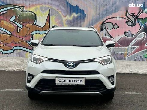 Toyota RAV4 2017 - фото 3