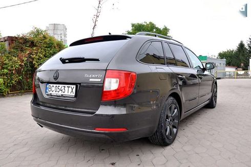 Skoda Superb 2011 - фото 8
