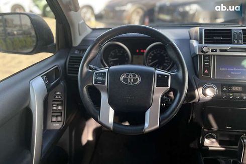 Toyota Land Cruiser Prado 2017 - фото 13