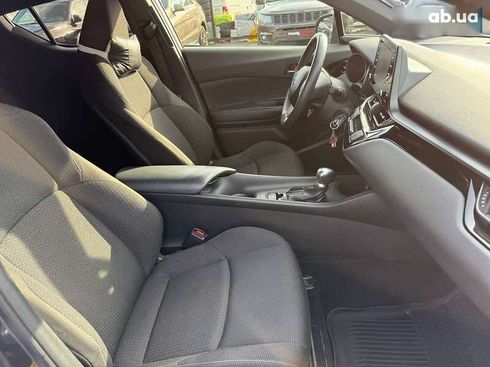 Toyota C-HR 2019 - фото 27