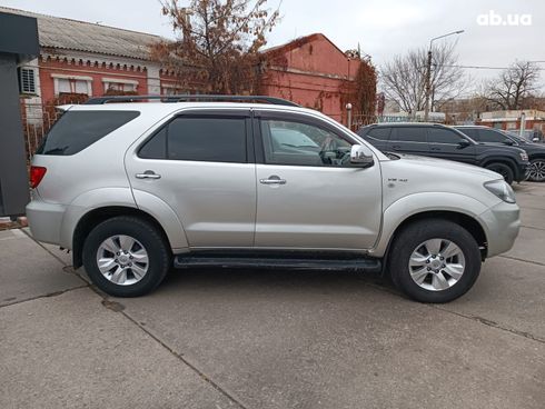 Toyota Fortuner 2006 серый - фото 8