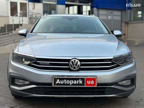 Volkswagen passat alltrack 2019 серый - фото 2