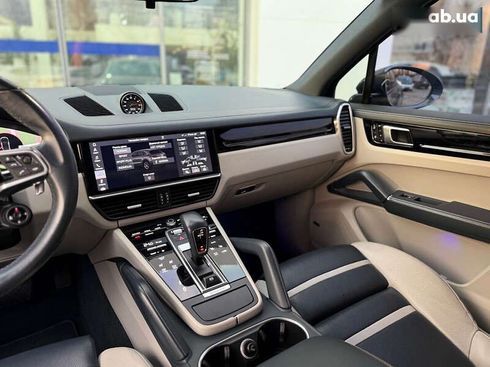 Porsche Cayenne 2019 - фото 30
