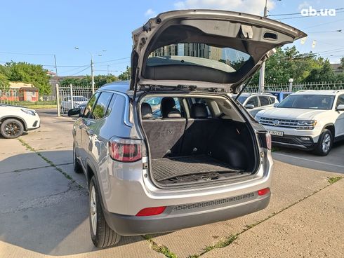 Jeep Compass 2017 серый - фото 15