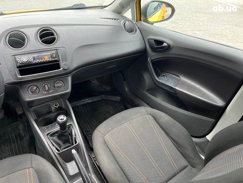 SEAT Ibiza 2011 желтый - фото 25